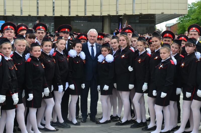 В Краснодаре парад казаков в честь 27-й годовщины принятия закона «О реабилитации репрессированных народов» собрал более 10 тысяч участников