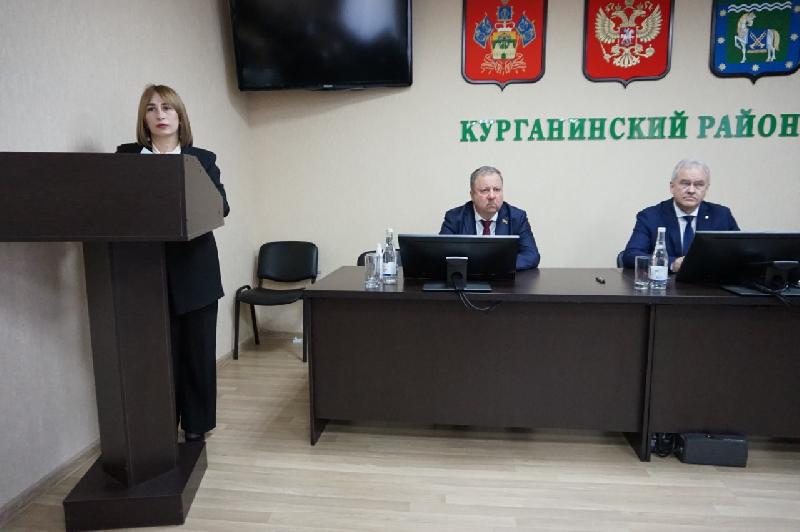 Глава Курганинского района Андрей Ворушилин провел сегодня еженедельное планерное аппаратное совещание