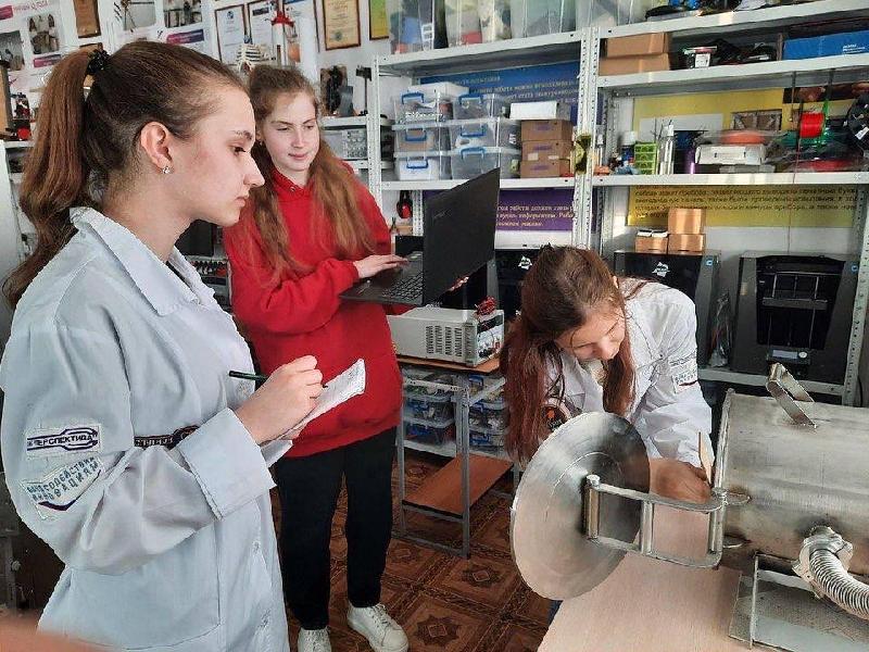 В День космонавтики, воспитанники Центра молодёжного инновационного творчества «Перспектива» в Курганинске планировали запустить в ближний космос третью модификацию наноспутника «KUBSAT»