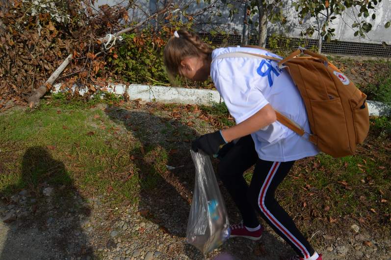 Волонтеры Курганинска приняли участие в экомарафоне «Чистый берег»
