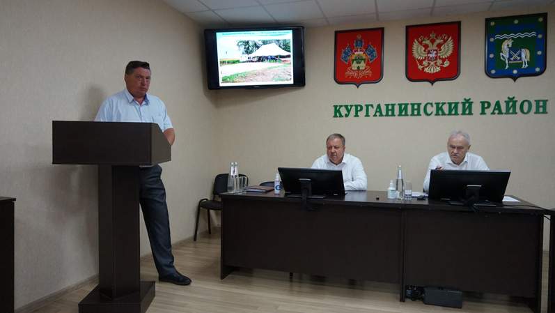 Глава Курганинского района Андрей Ворушилин провел еженедльное планерное аппаратное совещание