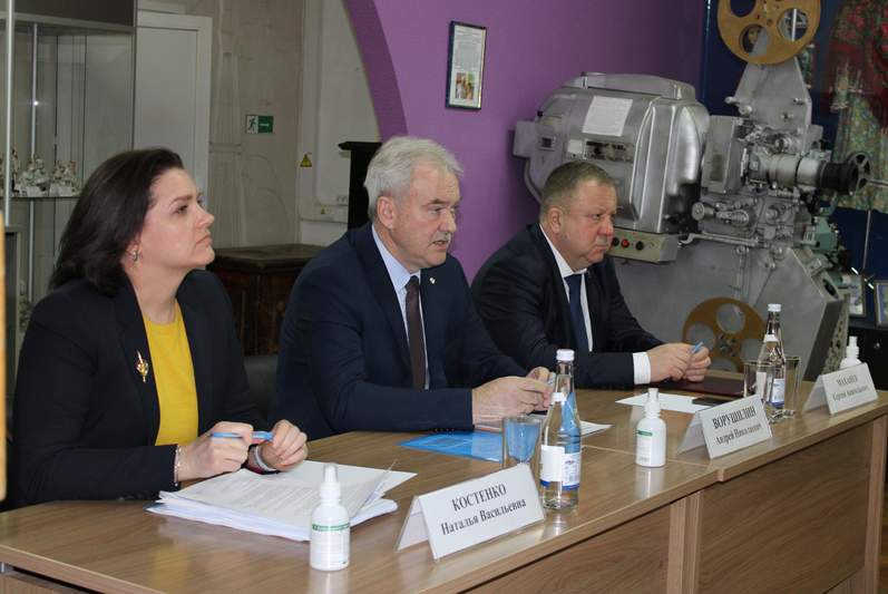 В рамках региональной недели депутат Государственной Думы Наталья Костенко побывала с рабочим визитом в Курганинском районе и встретилась с активом муниципалитета