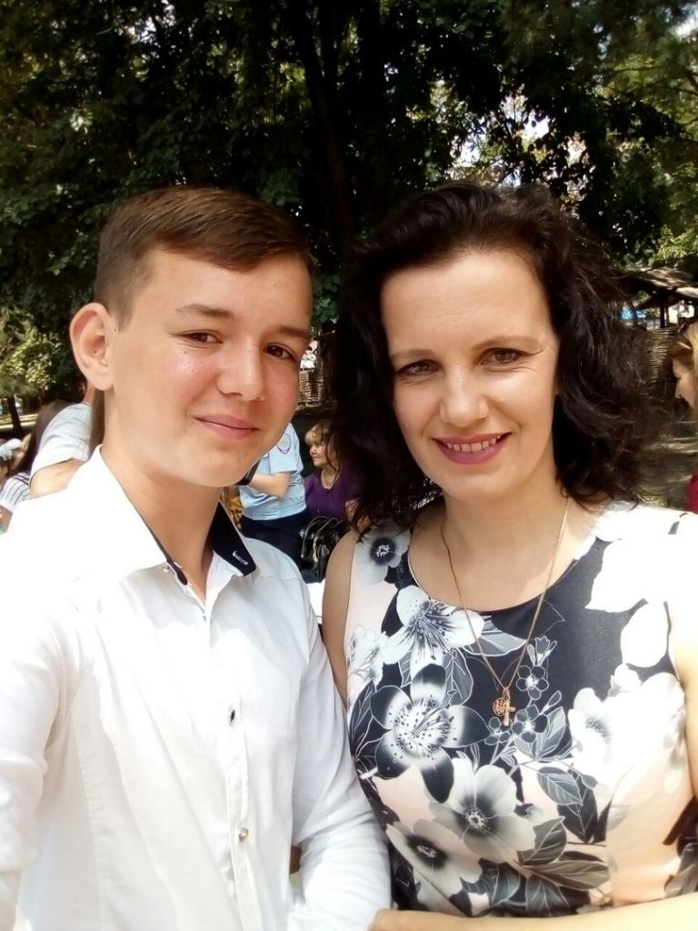 Ляшенко Вадим и мама.jpg