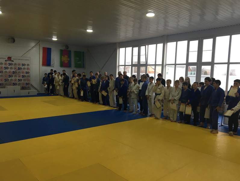 «Рождественские встречи» прошли в спортивном зале курганинской школы борьбы имени Николая Нефедова