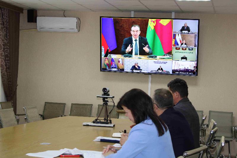 Глава Курганинского района Андрей Ворушилин принял участие в совещании регионального проектного комитета, которое в режиме видео-конференц-связи провел губернатор Вениамин Кондратьев