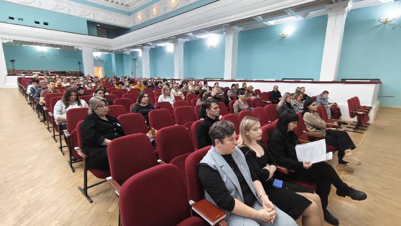 Молодые депутаты приняли участие в обучающем семинаре на тему возможности участия в грантовых конкурсах