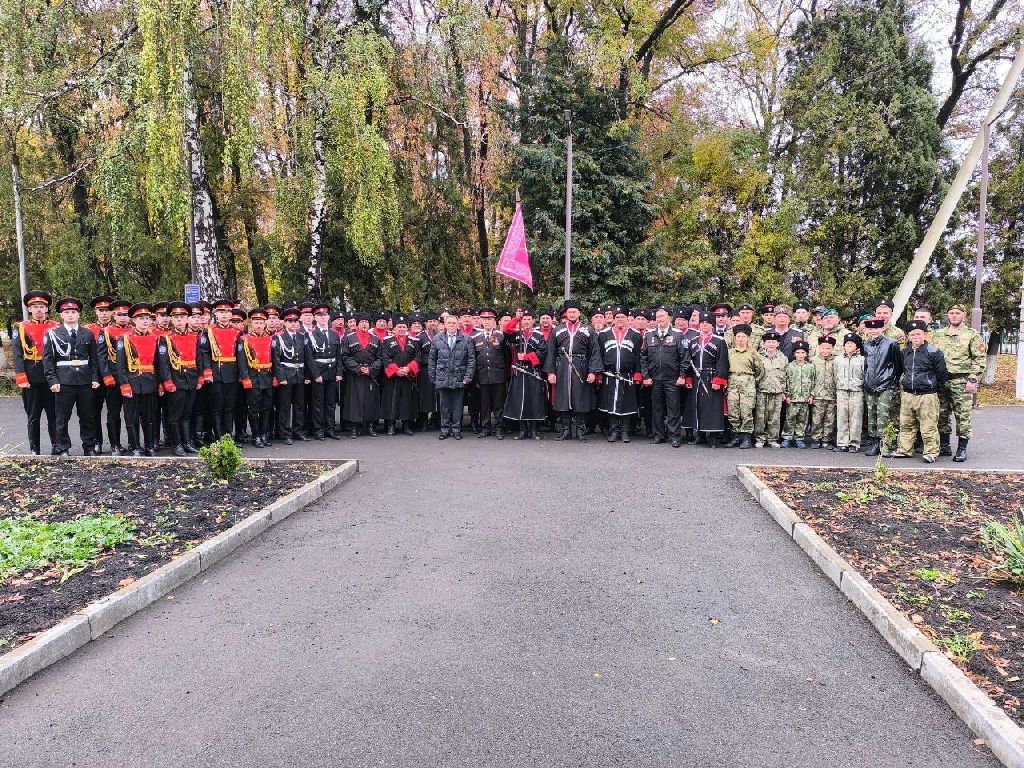 Казаки Курганинского районного казачьего общества приняли участие  в торжественном мероприятии посвященном празднованию 328-й годовщины образования Кубанского казачьего войска  и Дня кубанского казачества