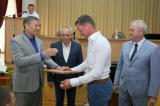 Вручение удостоверения избранному депутату ЗСК шестого созыва А.П. Галенко