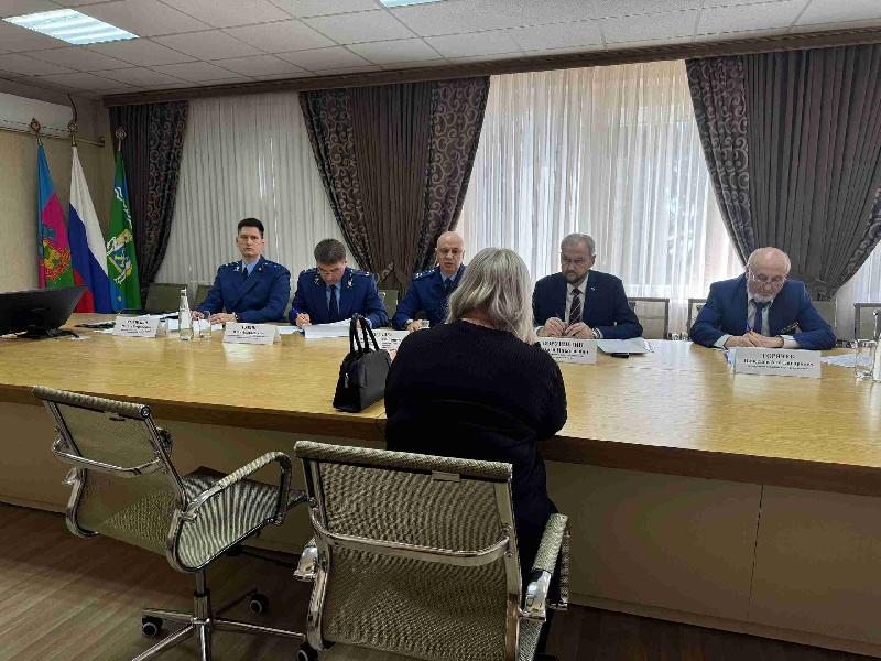 Глава Курганинского района Андрей Ворушилин совместно с заместителем прокурора Краснодарского края Александром Хрусталёвым провели личный прием граждан, в том числе участников специальной военной операции и членов их семей.