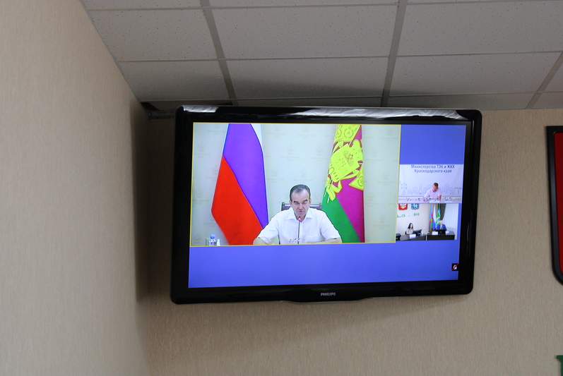 Глава Курганинского района Андрей Ворушилин принял участие в видеоприеме, который провел губернатор Кубани Вениамин Кондратьев в соответствии с поручением Президента Российской Федерации