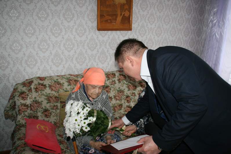 Жительница станицы Константиновской Домна Афанасьевна Самсоненко отметила столетие.