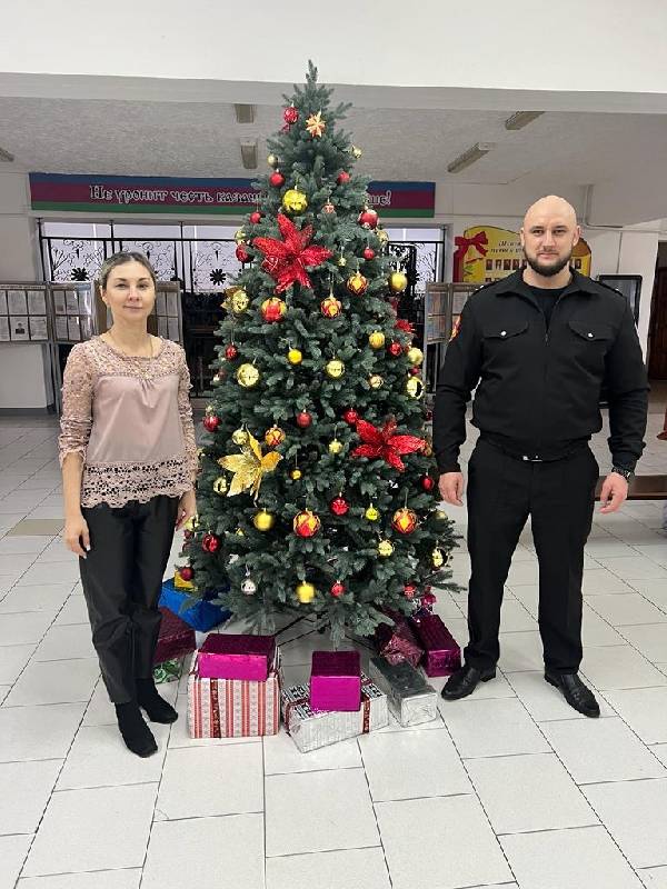 Руководство казачьей школы поблагодарили молодого депутата за новогоднюю ёлку!