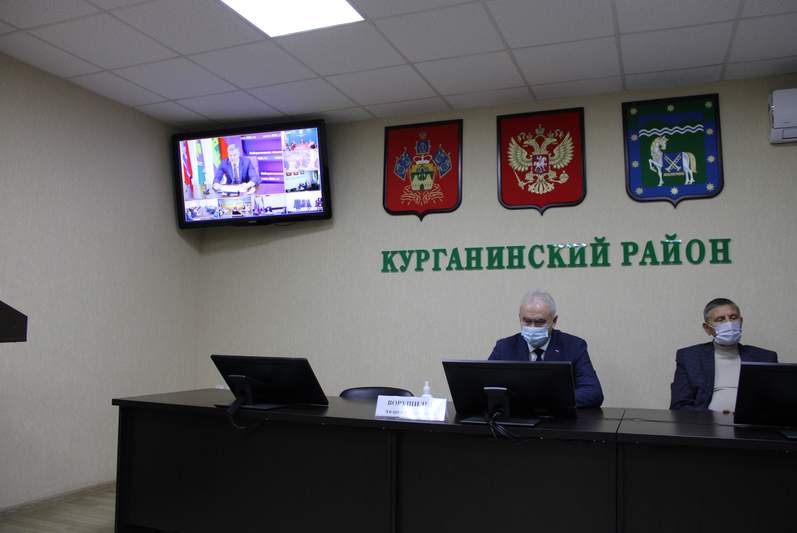 Глава Курганинского района Андрей Ворушилин поздравил с профессиональным праздником организаторов выборов муниципалитета