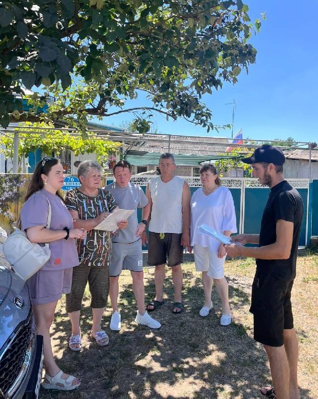 Провел личный прием граждан