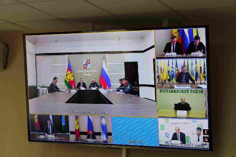 Глава Курганинского района Андрей Ворушилин принял участие в совещании, которое провели в Сочи глава МЧС России Александр Куренков и губернатор Кубани Вениамин Кондратьев. 