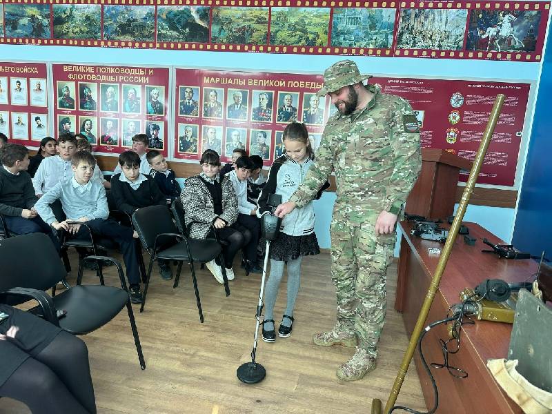 От связи к управлению БПЛА: Урок мужества в Курганинском ДОСААФ.