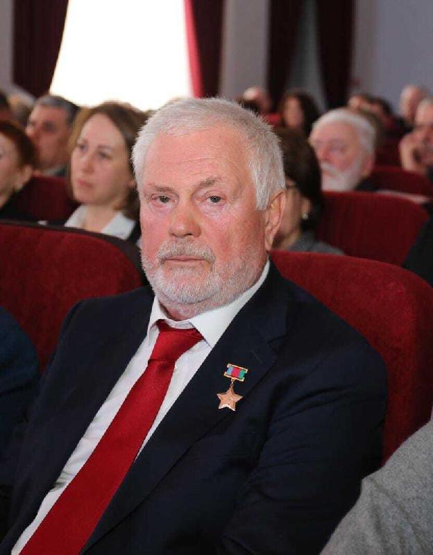23 июля 2002 года Постановлением главы администрации Краснодарского края учреждена высшая региональная награда - «Герой труда Кубани»