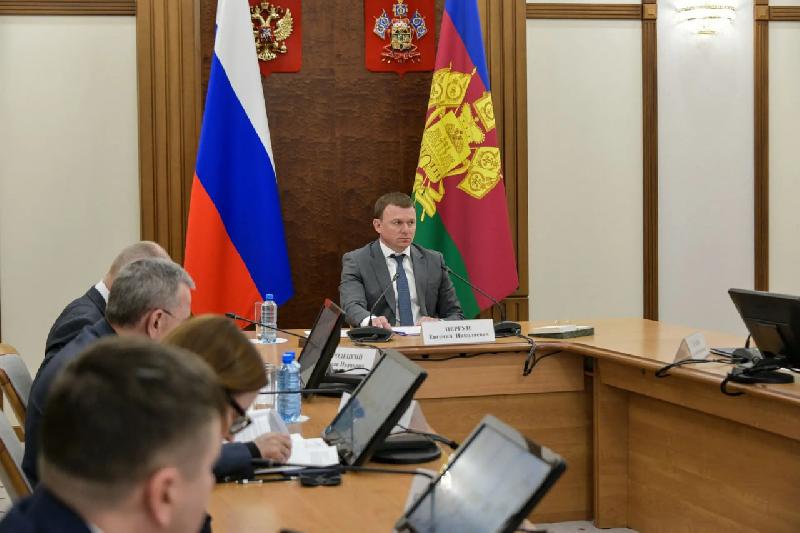 В Краснодарском крае обсудили готовность к паводковому и пожароопасному сезонам