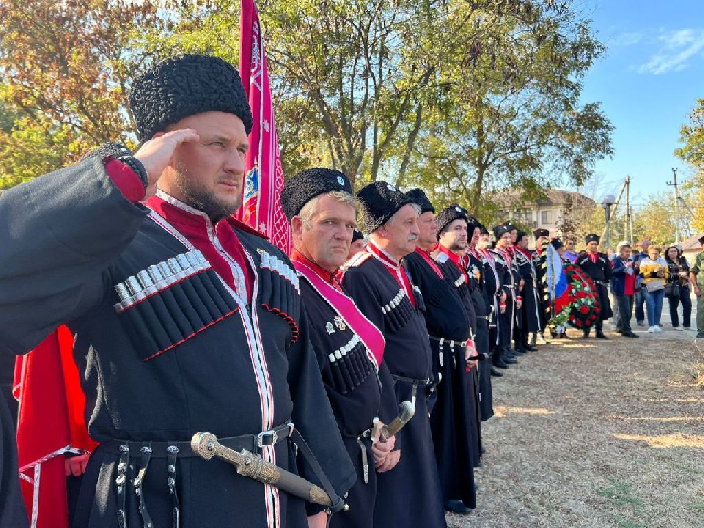 Казаки Курганинского районного общества приняли участие в  торжественных мероприятиях посвященных 231-й годовщине высадки черноморских казаков на Тамань