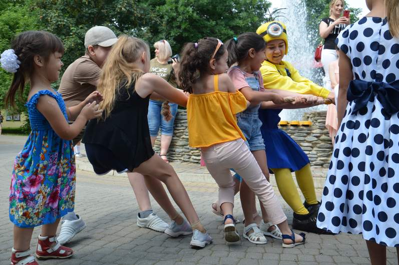 По инициативе главы района Андрея Ворушилина, в центральном городском парке было организовано мероприятие для детей с ограниченными возможностями здоровья