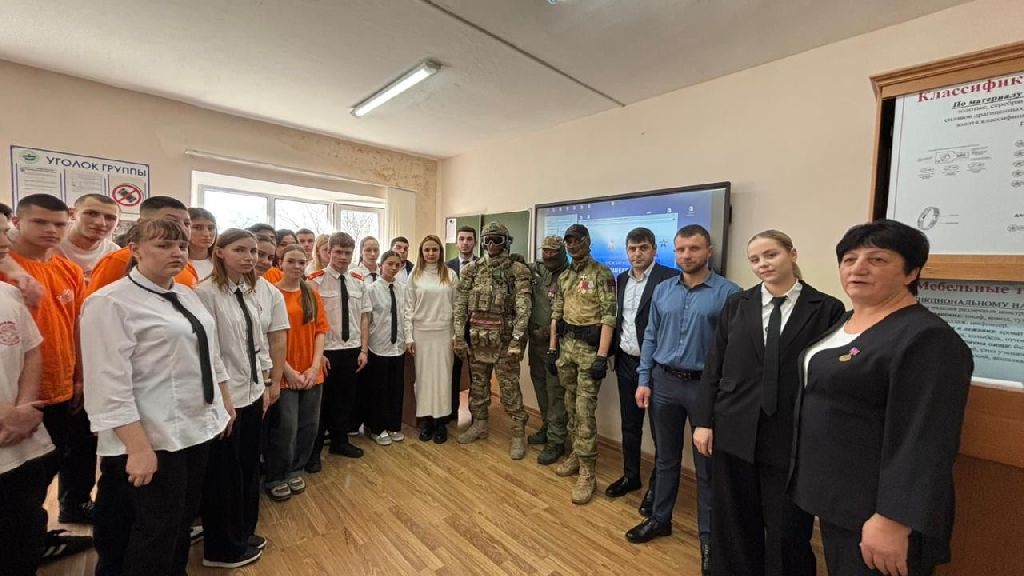 В Курганинске состоялось мероприятие в рамках проекта  по военно-патриотическому воспитанию молодежи Урок мужества - «Герои нашего времени»