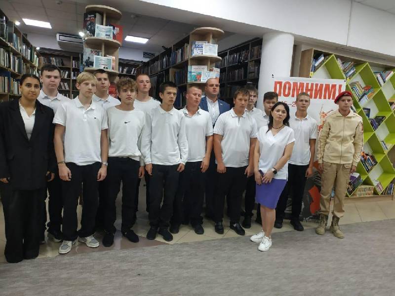 В Центральной районной библиотеке прошел час памяти, посвященный Дню памяти участника специальной военной операции, Алексея Николаевича Кучерова.