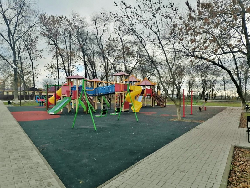 В Курганинском районе открыли новый парк по нацпроекту «Жилье и городская среда»