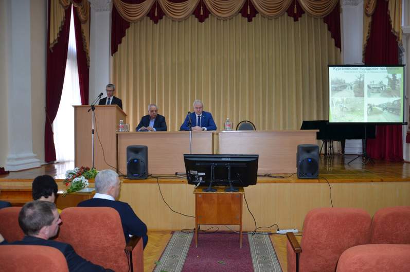 Расширенное планерное аппаратное совещание состоялось в городской детской музыкальной школе под председательством главы района Андрея Ворушилина