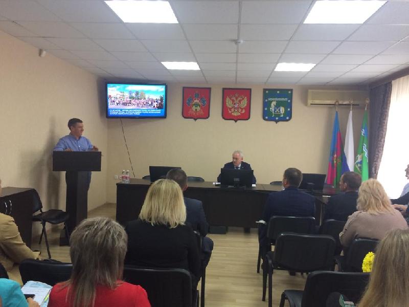 Глава района Андрей Ворушилин провел планерное совещание, которое стало началом послепраздничной рабочей недели