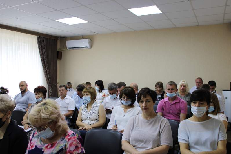 Планерное аппаратное совещание прошло в районной администрации под председательством первого заместителя руководителя муниципалитета Светланы Мезриной
