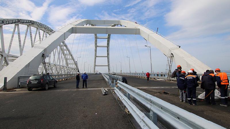 Крымский мост готовят к открытию