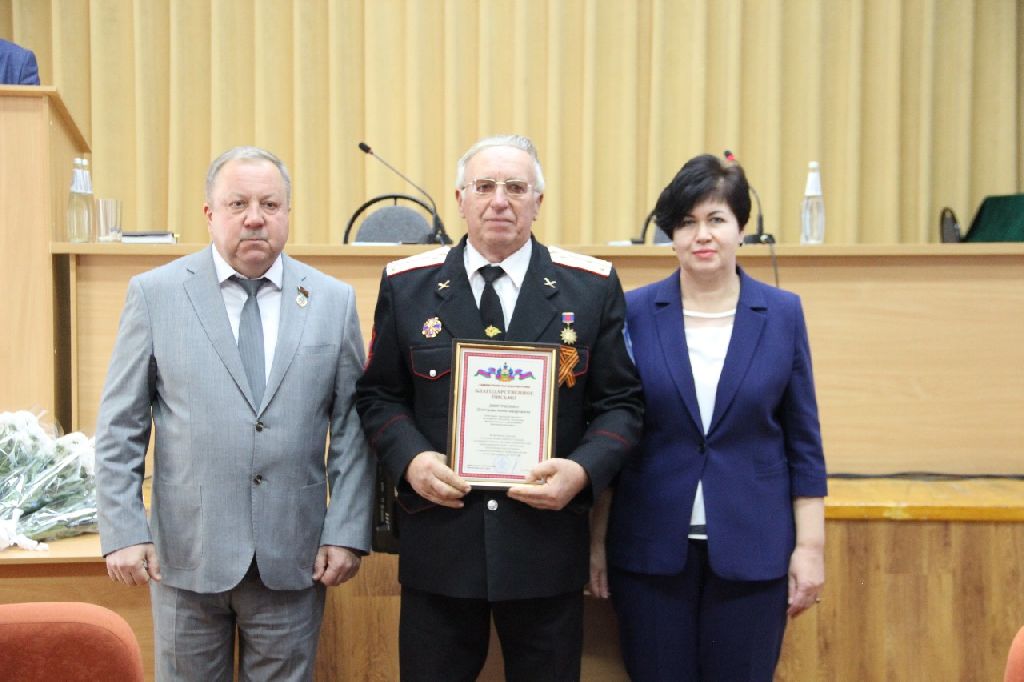 Благодарность за активное участие в охране общественного порядка вручена народному дружиннику Безводного сельского поселения Курганинского района