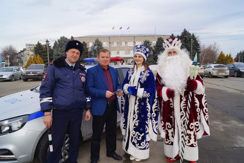 Акция «Дед Мороз за безопасность на дорогах!» прошла в Курганинске