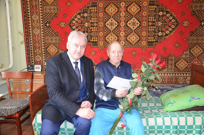 Ещё один житель Курганинска - Леонид Васильевич Круглов - отмечает сегодня 90-летний юбилей
