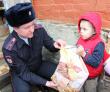 В рамках всероссийской акции «Полицейский Дед Мороз» полицейские поздравили детей с праздниками