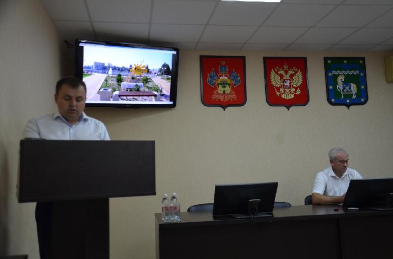 Глава района Андрей Ворушилин провел планерное аппаратное совещание.