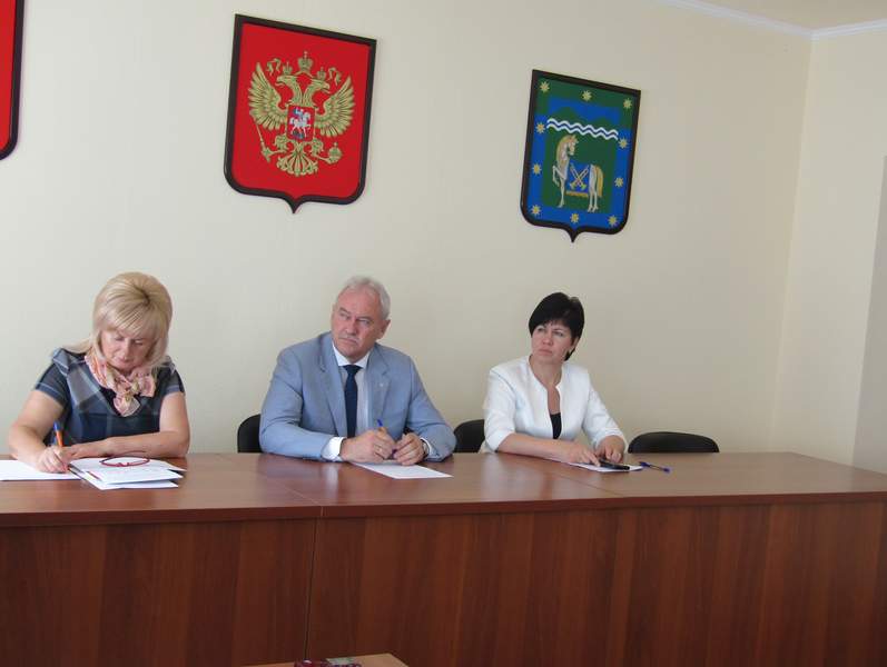 Глава Курганинского района Андрей Ворушилин провел рабочее совещание по вопросу сложившейся задолженности по налогам, сборам и арендным платежам