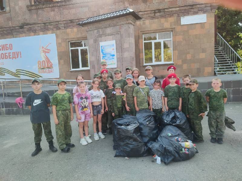 Организовали субботник а парке ст. Темиргоевской